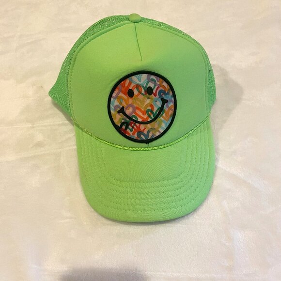 GREEN SMILEY GRAFFITI TRUCKER HAT - Picture 1 of 2